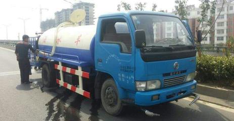 哈爾濱環(huán)衛(wèi)車(chē)市場(chǎng)分析 抽糞車(chē)與三輪灑水車(chē)價(jià)格概覽